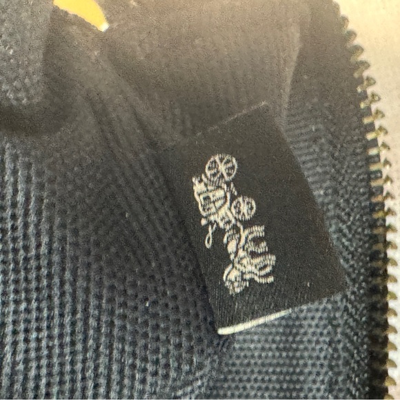 Coach Disney Collaboration Black Pouch sleeping beauty 26 turnlock - Picture 3 of 8